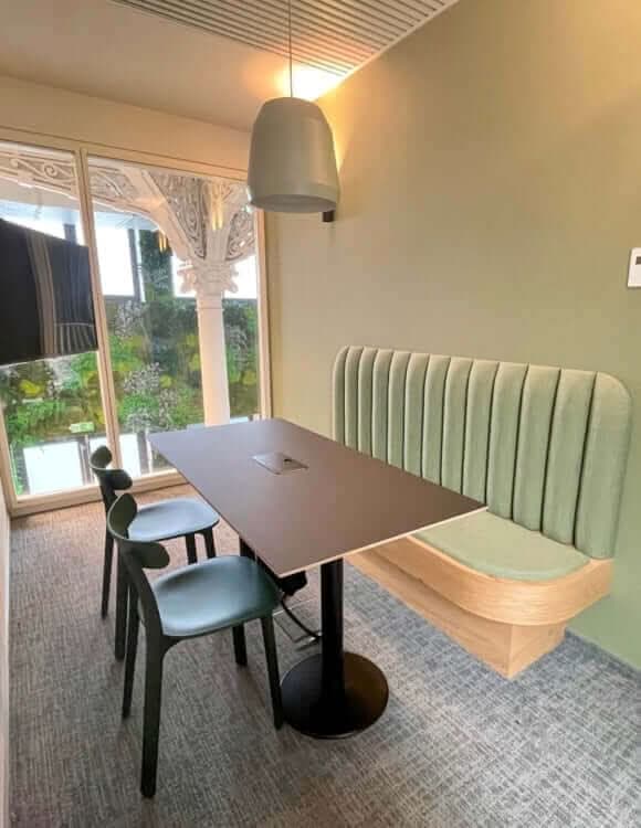 Espace de travail calme pour la formation privée FJCE à Liège